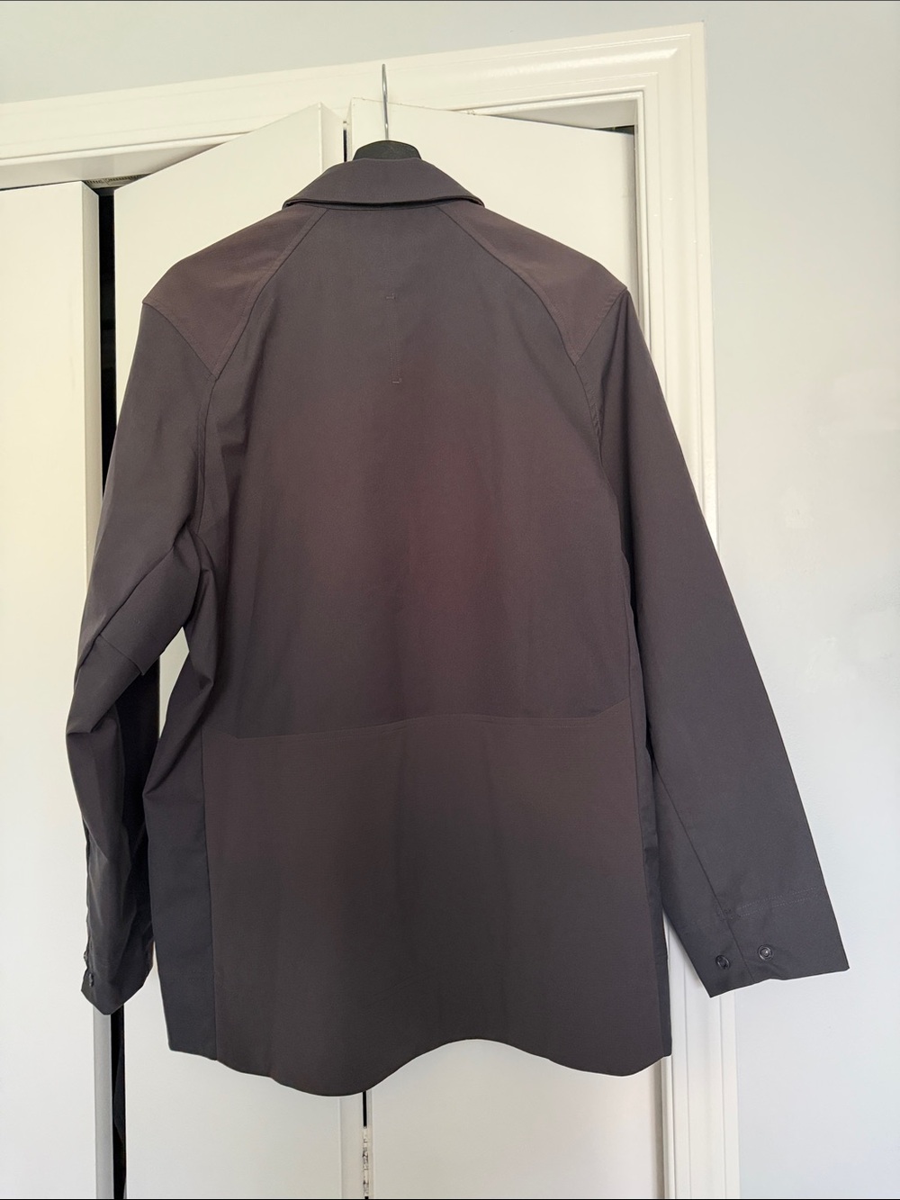 lululemon athletica Men's Charcoal Lightweight Shirt Jacket - Picture 3 of 3